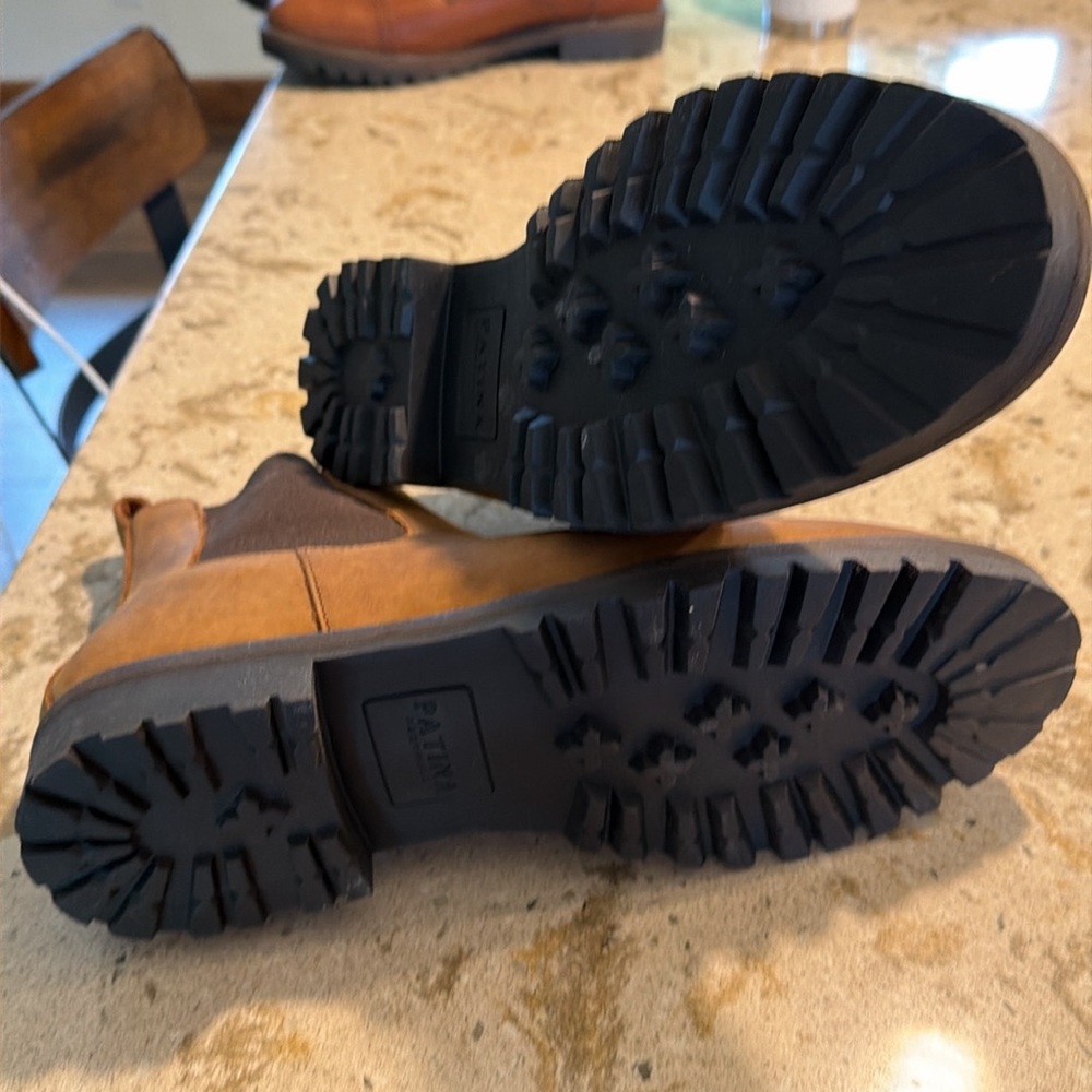 Leather pull on boots - Picture 4 of 5